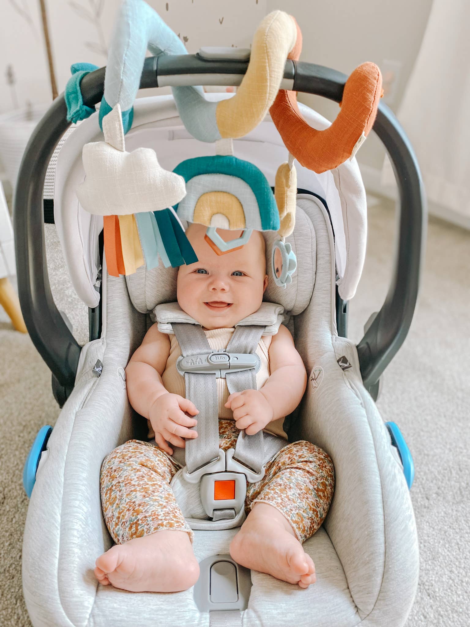 Bitzy Bespoke Itzy Bitzy Spiral Car Seat Activity Toy- Pastel