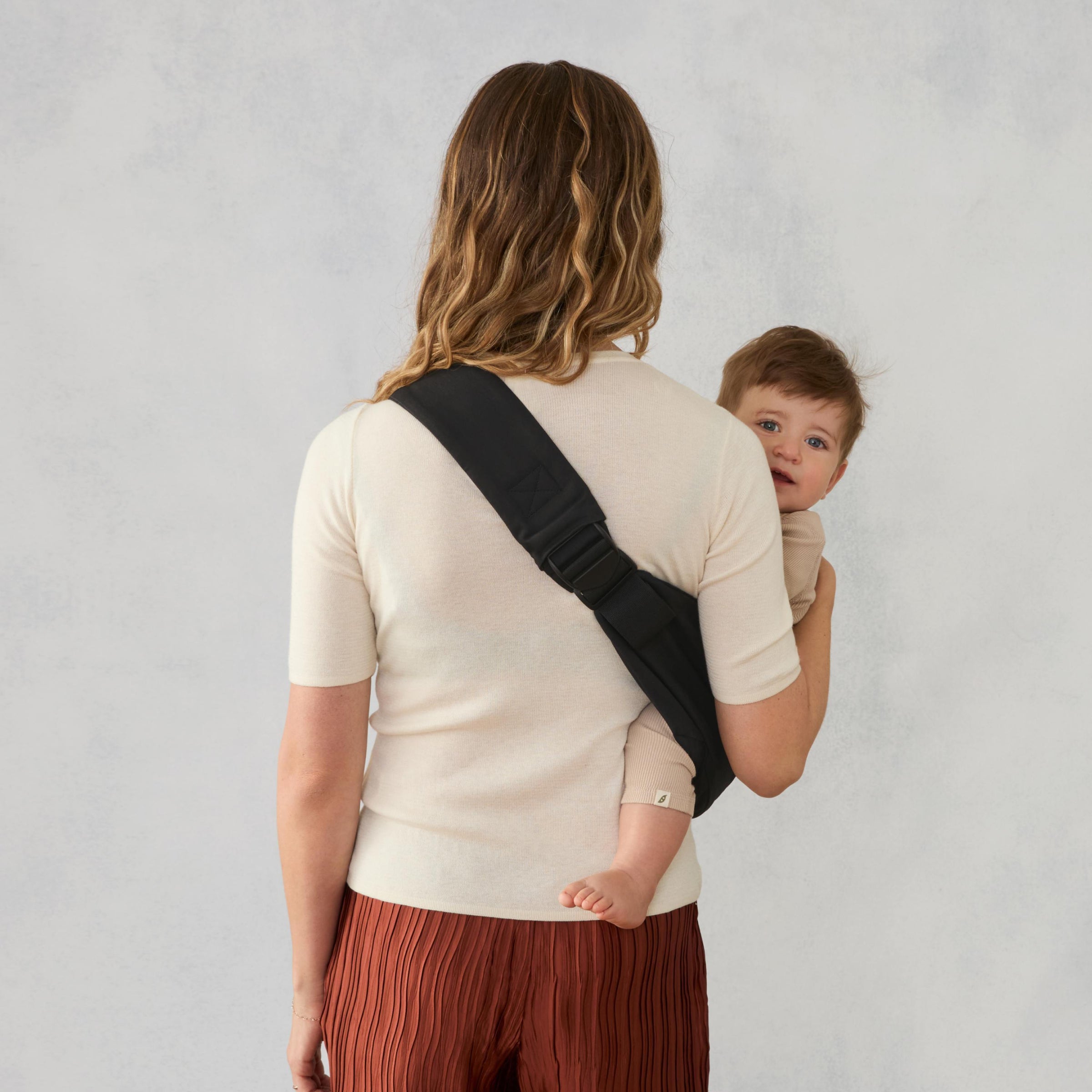 Ergobaby Upsie Sling Carrier
