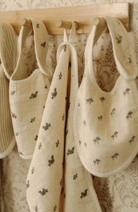 Oilo Squirrel & Mushroom Premium Muslin Bib 2-Pack