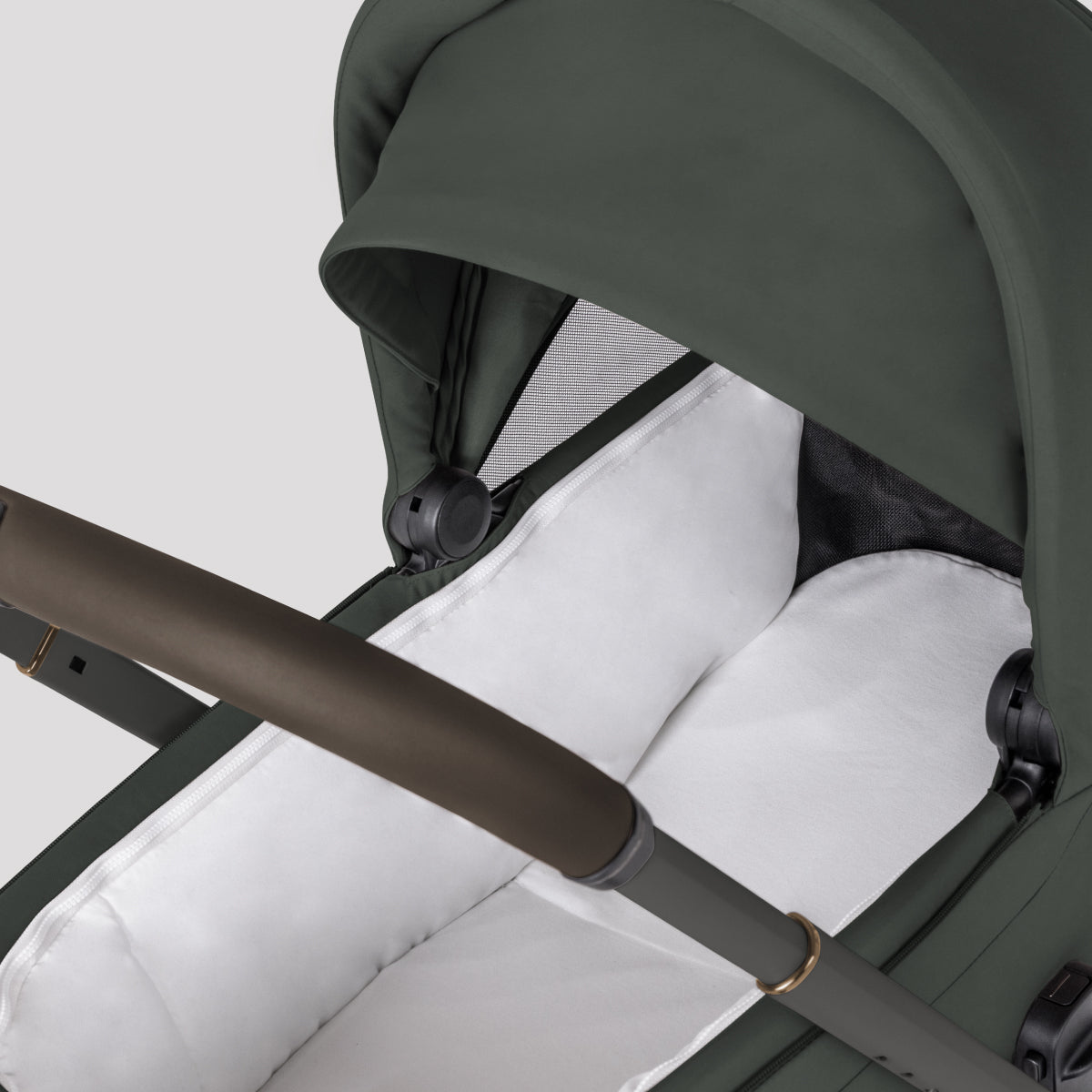 Silver Cross Breez Compact Bassinet | PRE-ORDER