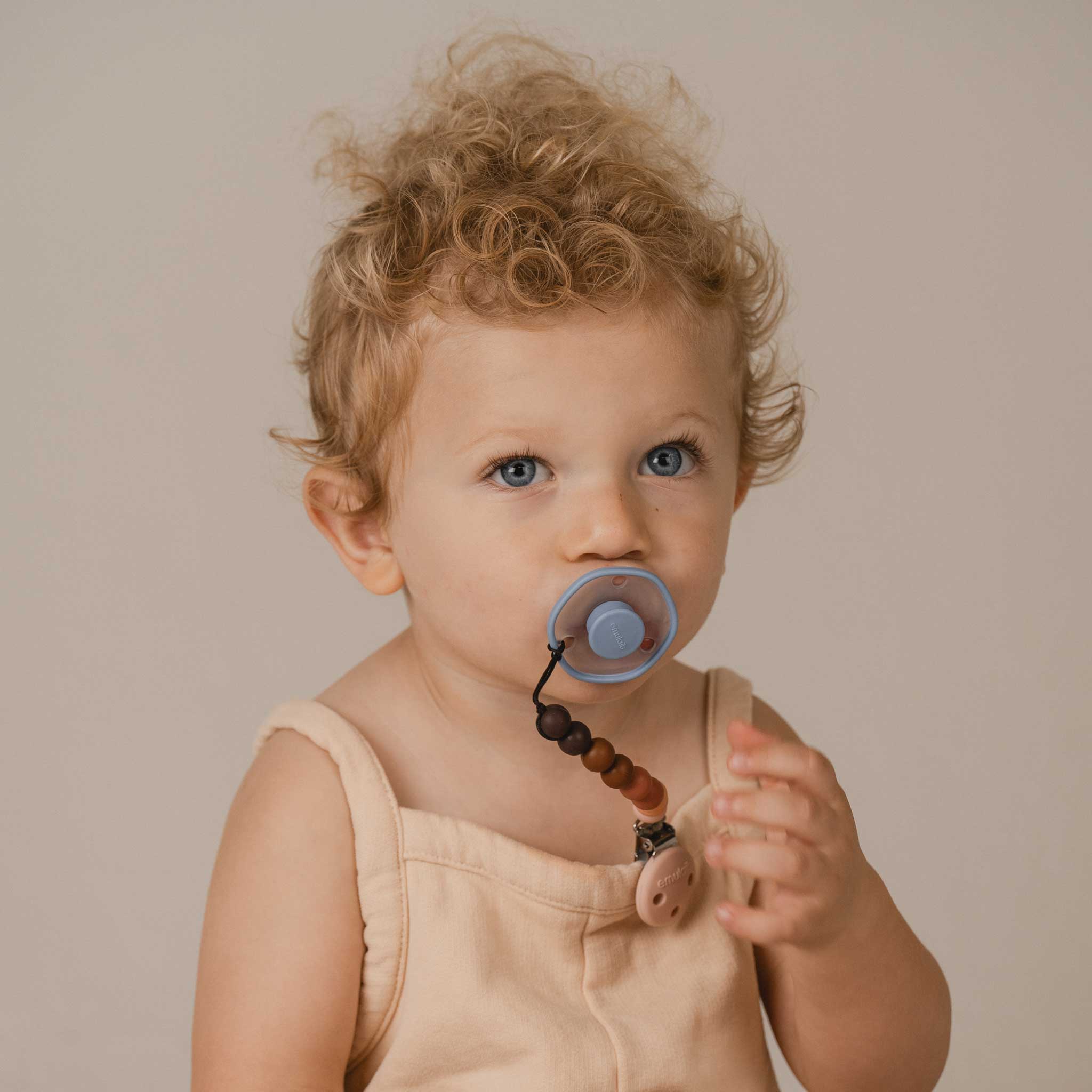 Emulait Pacifier 3-Pack & Clip Gift Set
