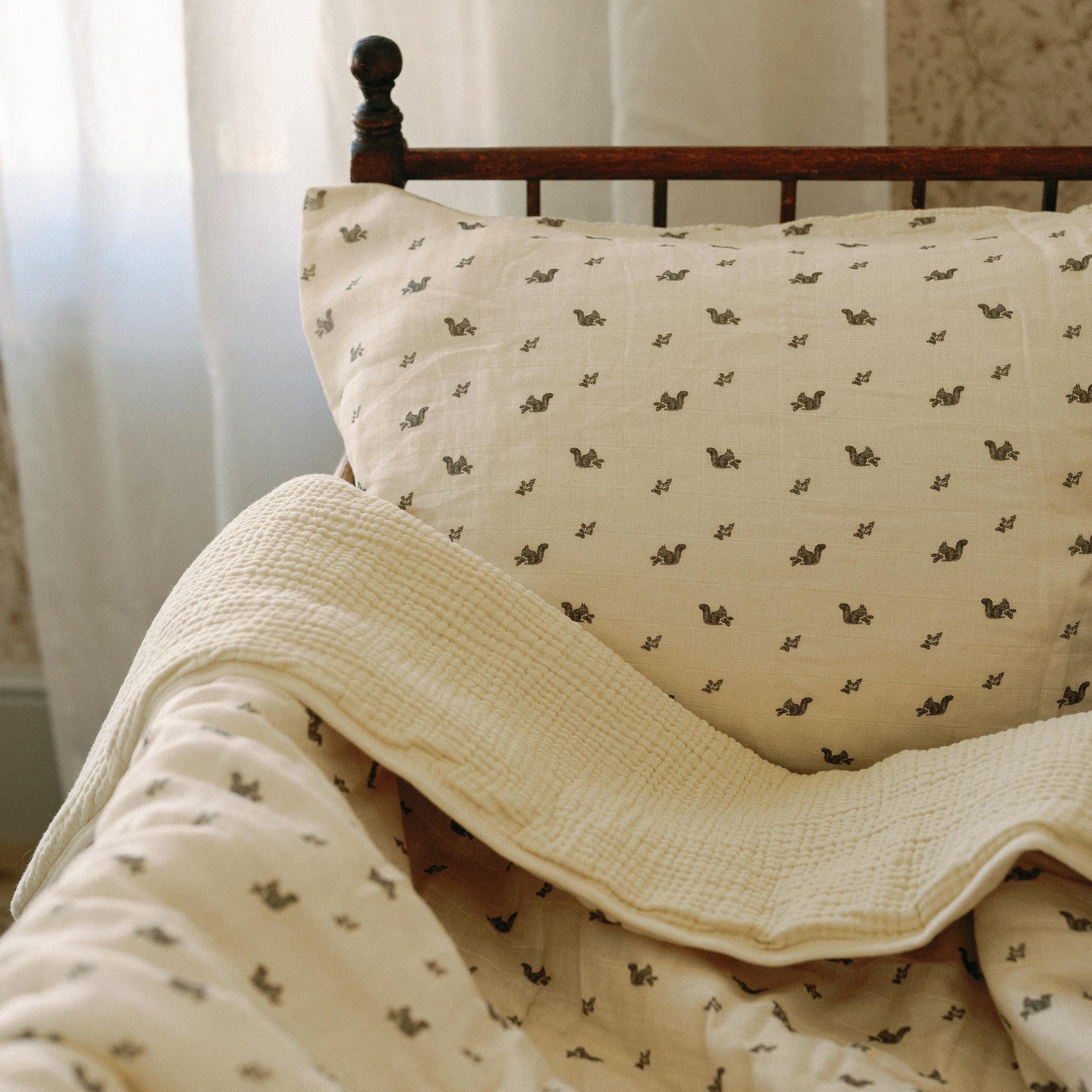 Oilo Squirrel Premium Muslin Crib Quilt & Sham Set