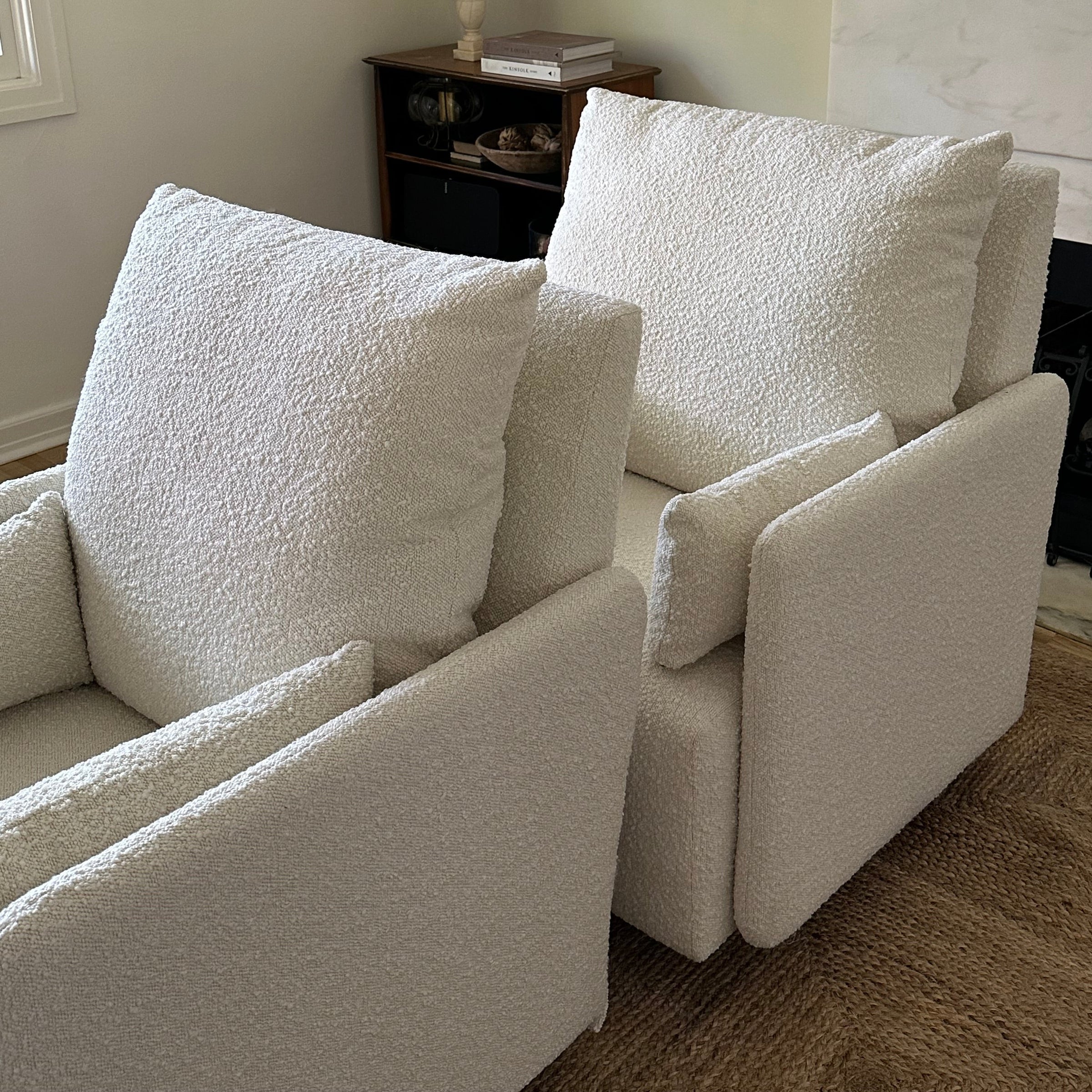 Oilo Ollie: Standard Size Swivel Nursery Glider with Back Recline Feature
