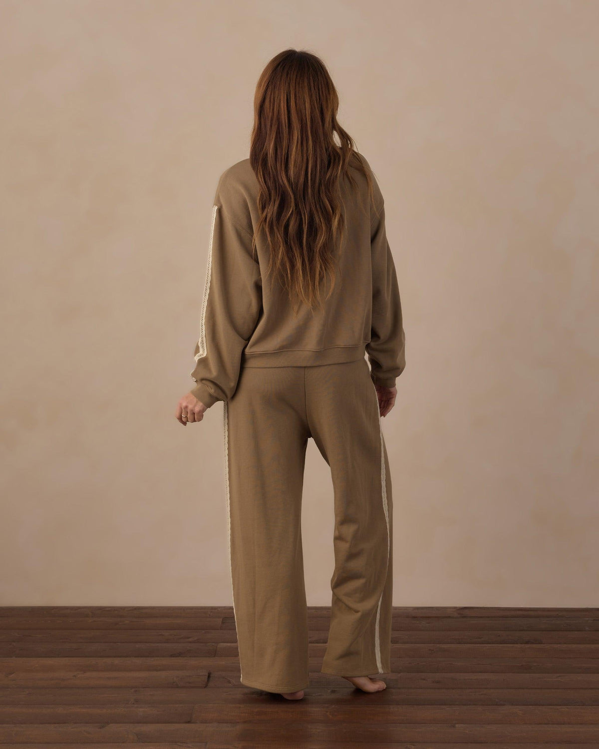 Rylee + Cru Women's Oversized Sweatshirt || Olive