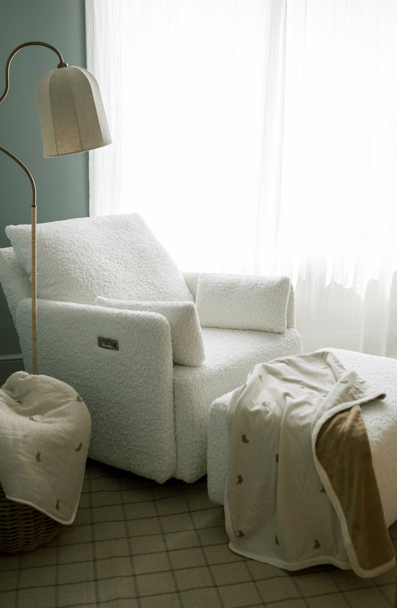 Oilo Bear Cuddle Plush Infant Blanket