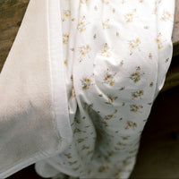 Oilo Dainty Floral Cuddle Blanket