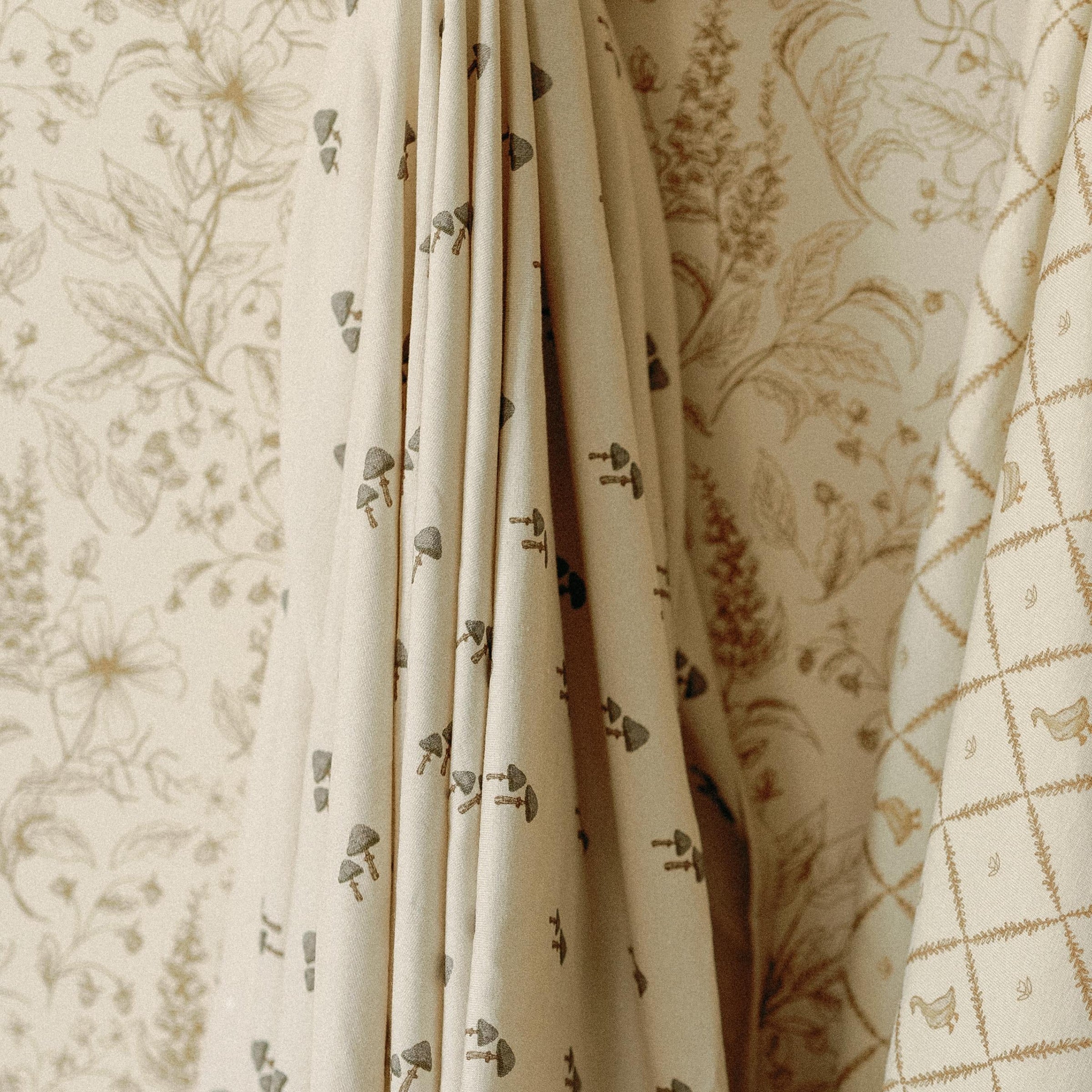 Oilo Squirrel & Mushroom Jersey Swaddle Blanket Set