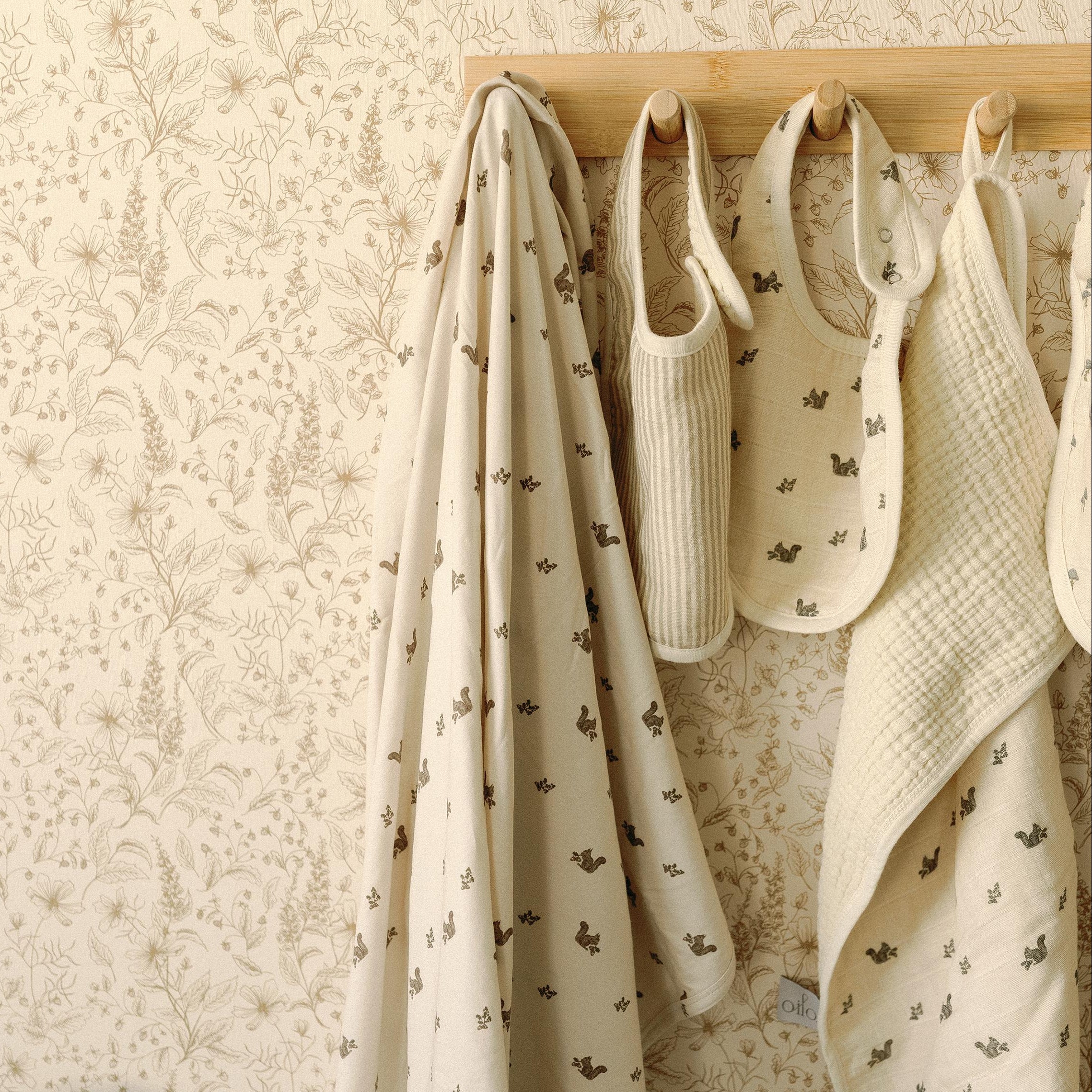 Oilo Squirrel & Mushroom Jersey Swaddle Blanket Set
