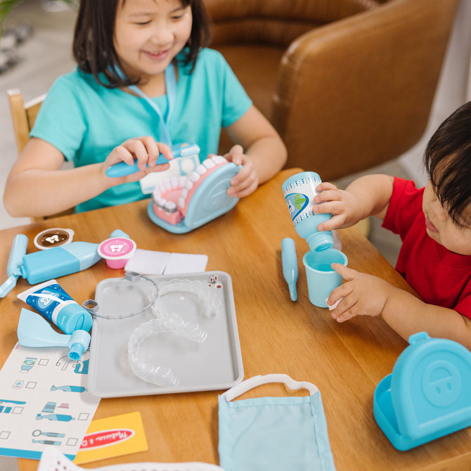 Melissa & Doug Super Smile Dentist Kit Play Set